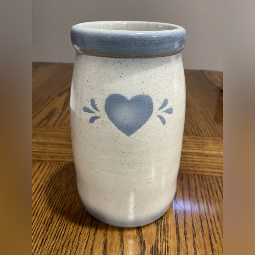 Ceramic vase with heart 💜